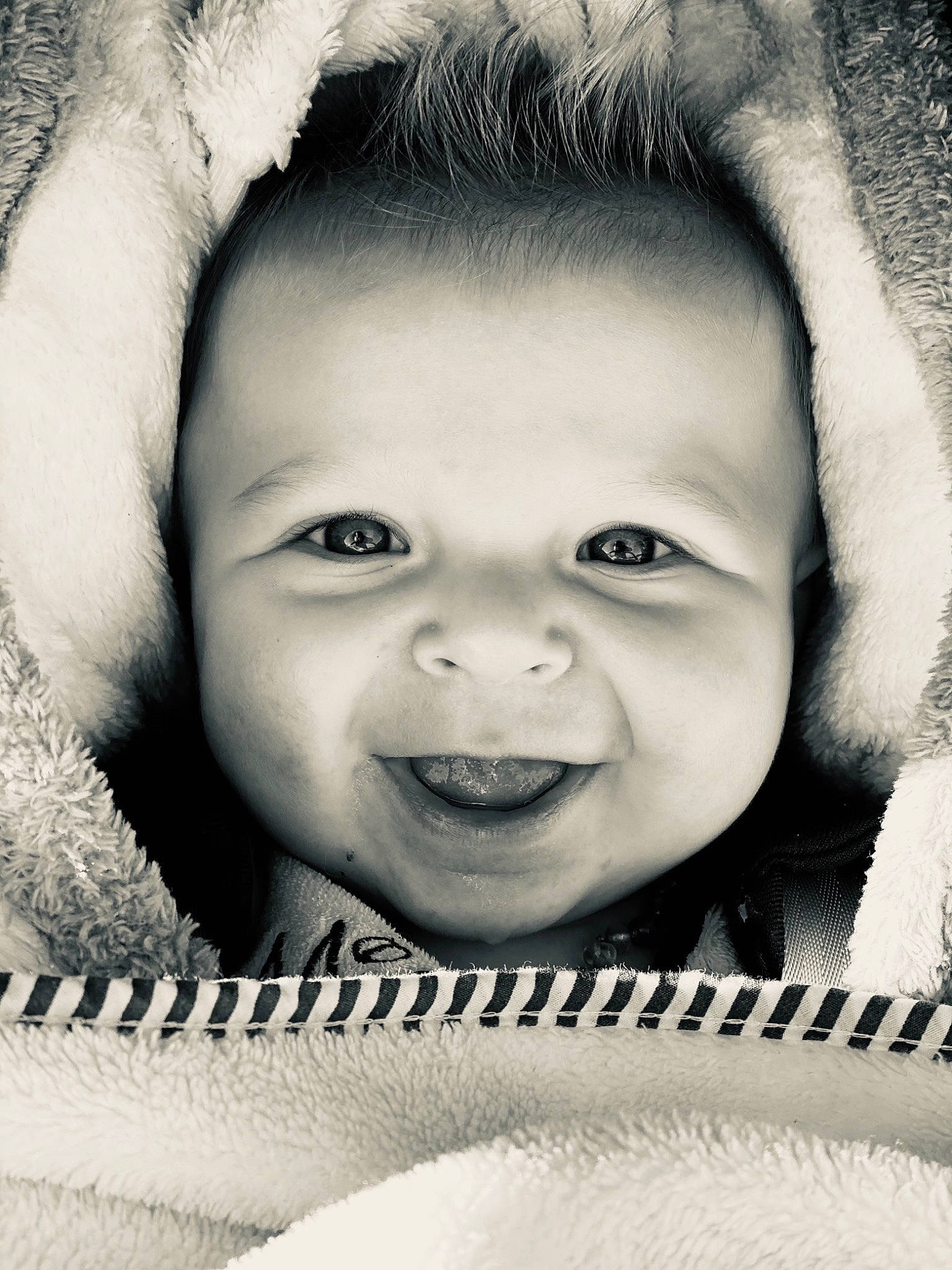 Juliann participe au concours pour gagner de l'argent avec cette photo : baby_toddler_clothing, cheek, child, chin, close_up, eye, eyebrow, eyelash, facial_expression, forehead, happy, iris, jaw, lip, mouth, nose, organ, person, photograph, skin