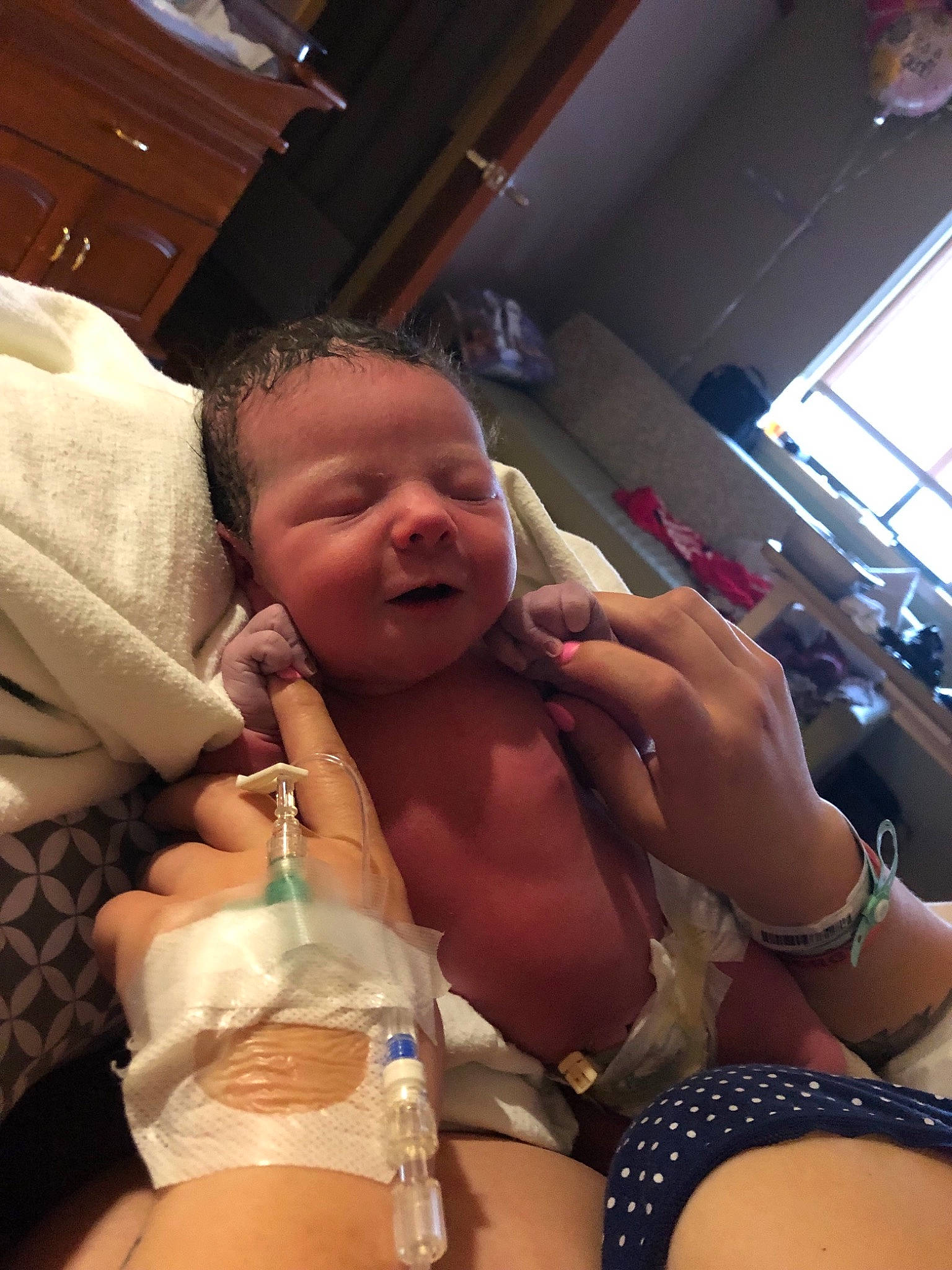 Nyelli is registered to the contest to win money with this photo: abdomen, baby, birth, chest, child, childbirth, fun, leg, mouth, muscle, person, trunk, vacation