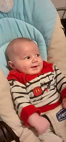 Hélyos participe au concours pour gagner de l'argent avec cette photo : baby, baby_toddler_clothing, cheek, child, chin, comfort, eyebrow, facial_expression, forehead, iris, laugh, linens, lip, mammal, mouth, person, photograph, product, skin, sleeve