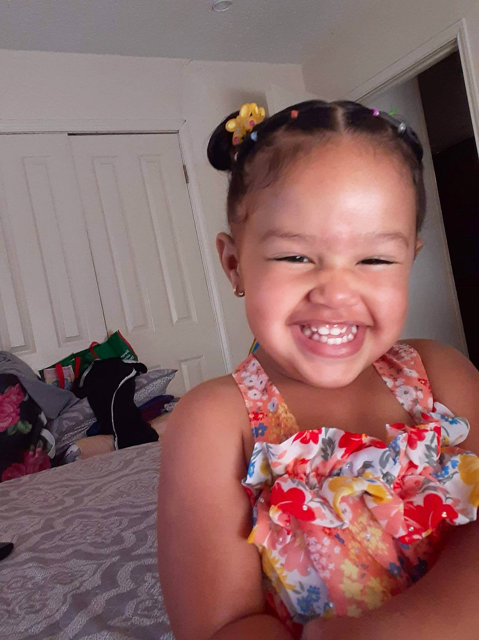 Pheona is registered to the contest to win money with this photo: child, fun, happy, joy, person, smile, toddler, tooth