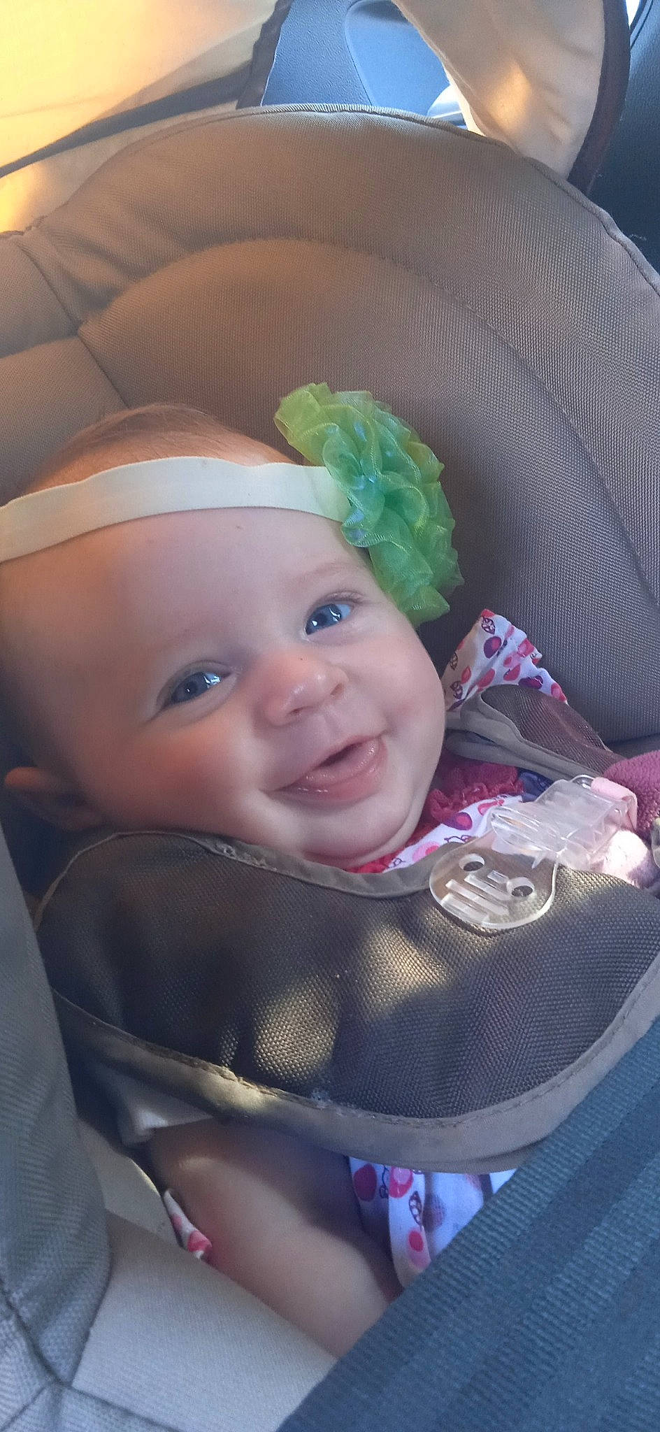 Milena participe au concours pour gagner de l'argent avec cette photo : baby, baby_toddler_clothing, beauty, cheek, child, comfort, eye, eyebrow, face, fun, happy, headwear, iris, lip, person, pink, product, purple, skin, smile