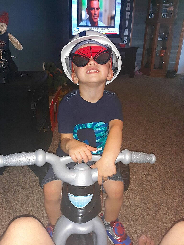 Karsyn is registered to the contest to win money with this photo: arm, child, fun, leg, person