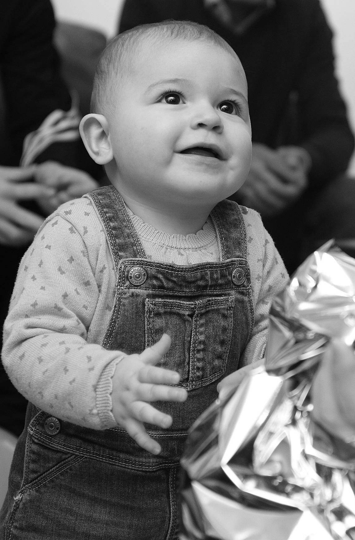 Shanna a rejoint le concours — aidez-le/la à gagner de superbes lots ! baby, black, black_and_white, cheek, child, eye, face, facial_expression, head, human, monochrome, monochrome_photography, people, person, photograph, photography, skin, smile, snapshot, toddler
