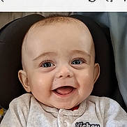 Robin participe au concours pour gagner de l'argent avec cette photo : baby, child, clothing, cozy, cute, expressive, eyes, face, happy, head, indoors, infant, mickey_mouse, mouth, portrait, seated, skin, smiling, soft, young