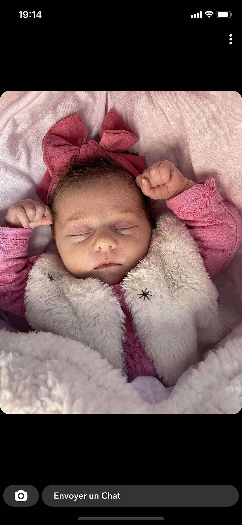 Siana a rejoint le concours — aidez-le/la à gagner de superbes lots ! baby, baby_sleeping, baby_toddler_clothing, bedtime, cheek, child, close_up, comfort, eyebrow, face, fur, happy, head, linens, lip, nose, person, pink, skin, textile