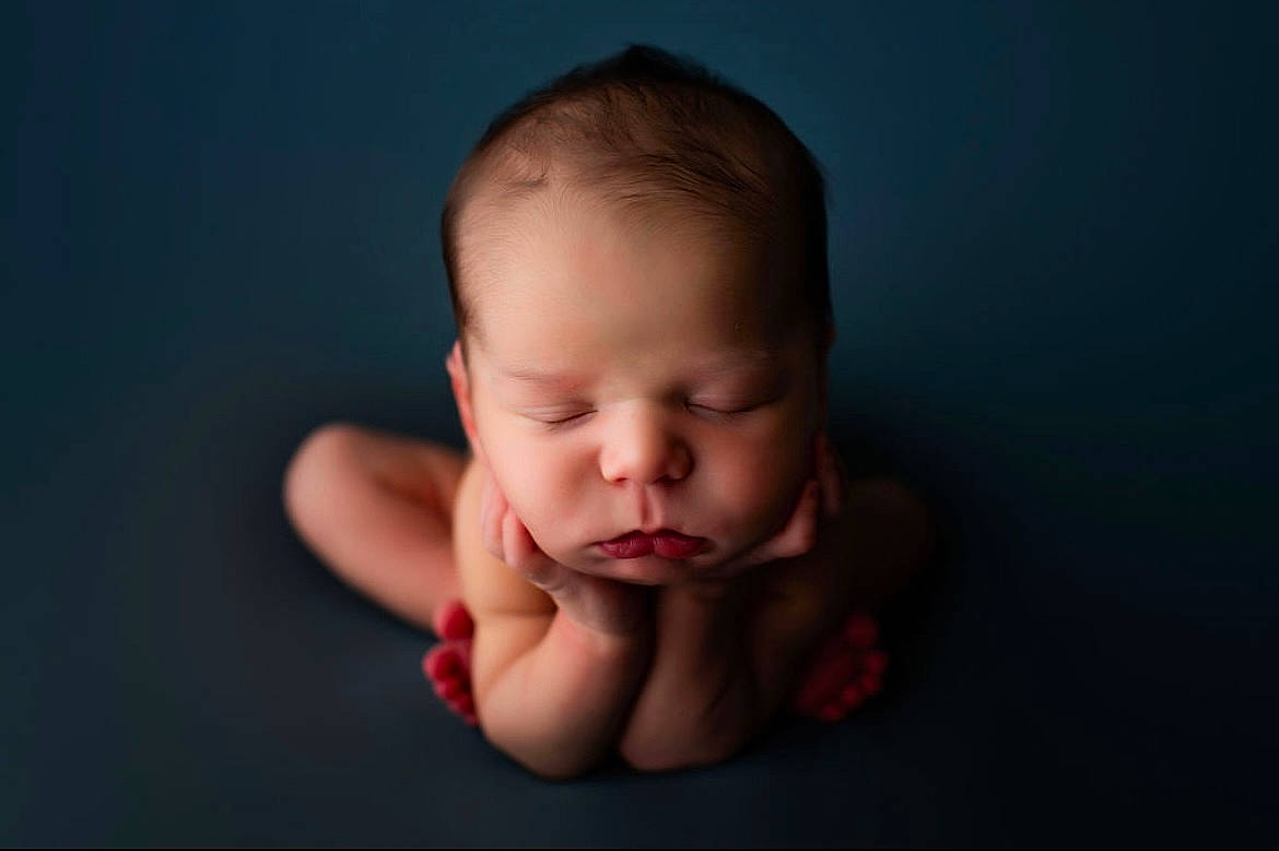 Beckham is registered to the contest to win money with this photo: arm, baby, baby_toddler_clothing, cheek, chest, comfort, darkness, ear, elbow, eyelash, finger, flash_photography, gesture, happy, lip, nail, nose, person, stomach, thumb