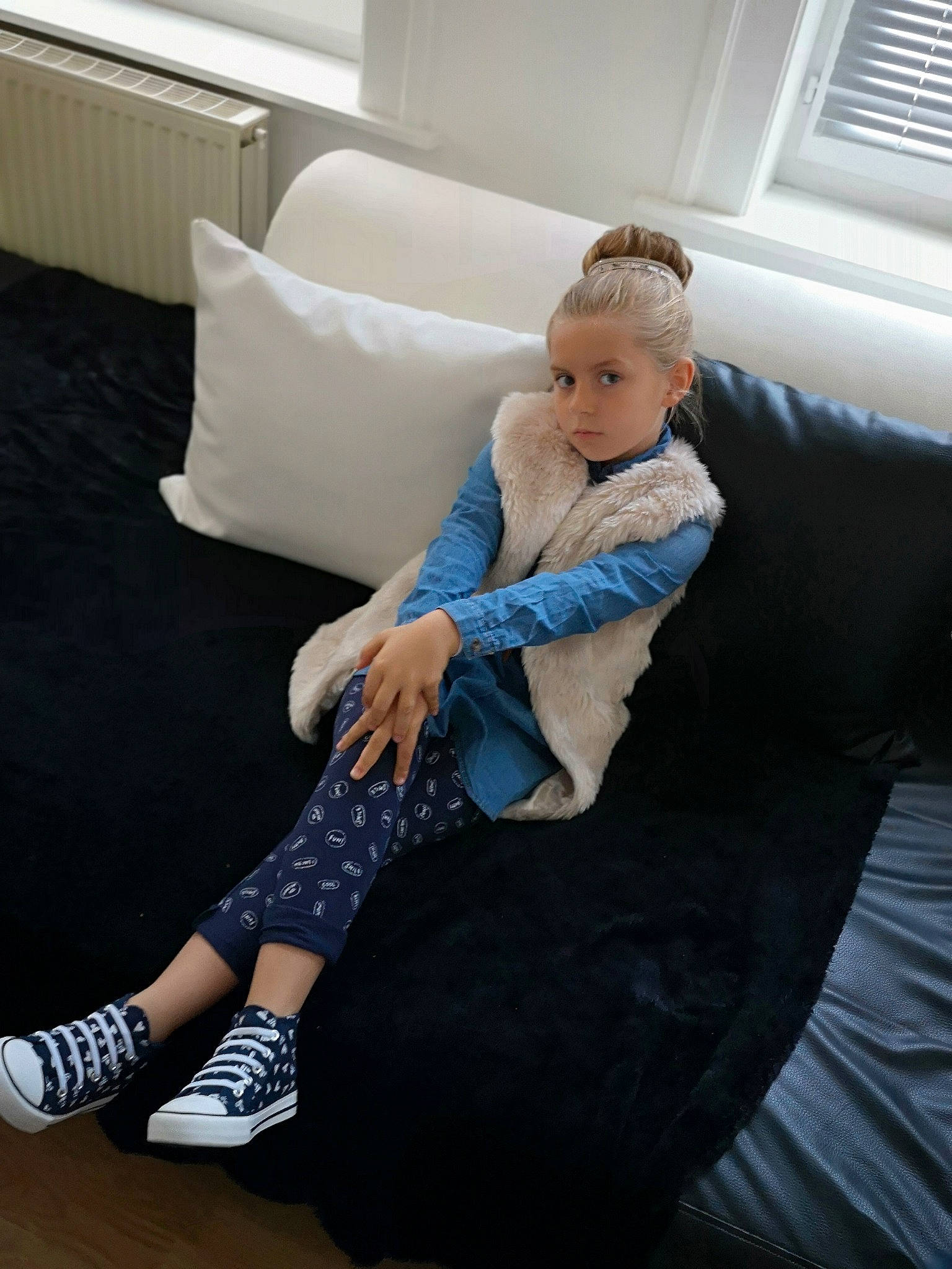 Lenna participe au concours pour gagner de l'argent avec cette photo : blue, child, flooring, furniture, girl, joint, leg, material, person, product, shoe, sitting, textile