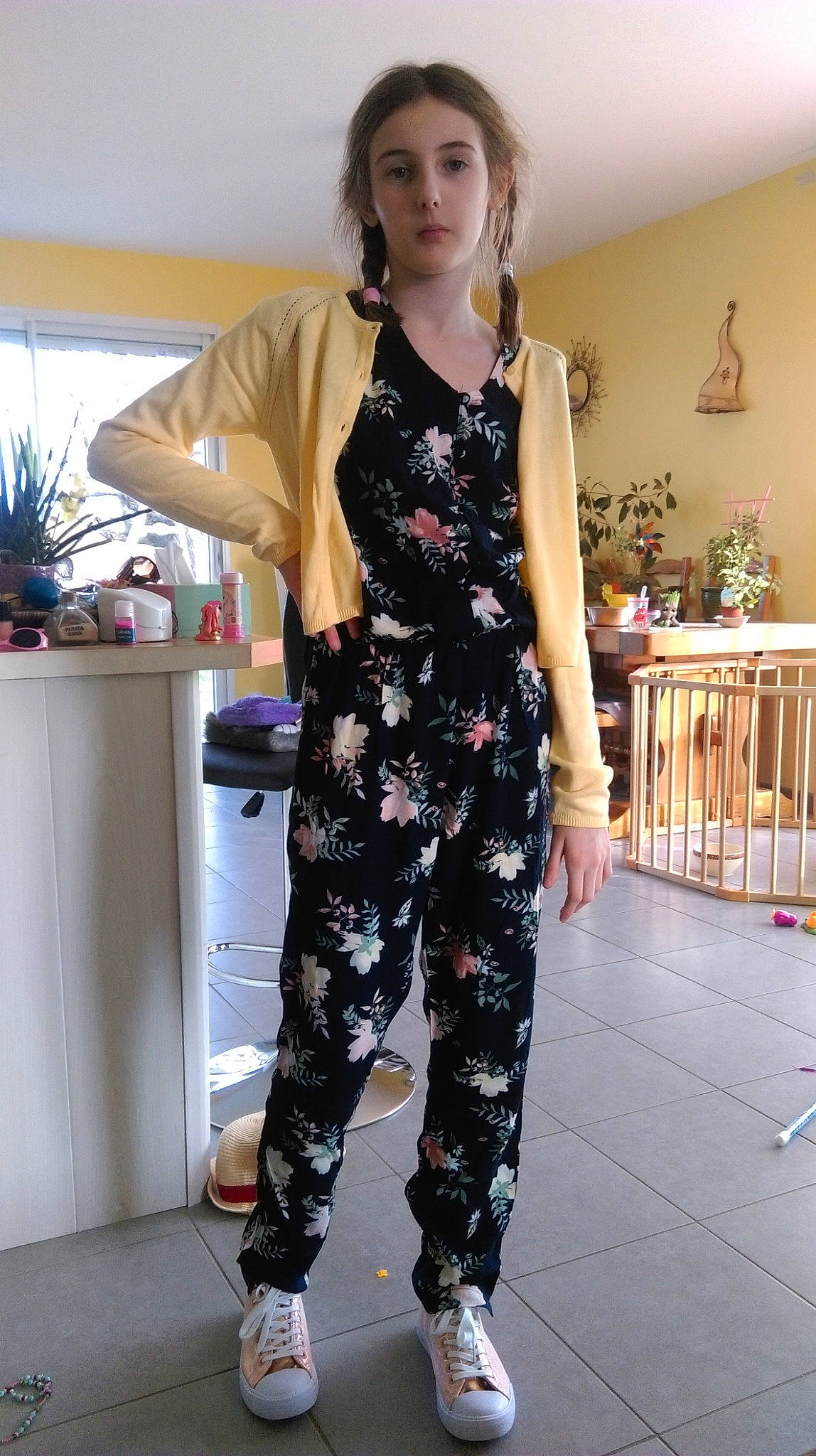 Laura a rejoint le concours — aidez-le/la à gagner de superbes lots ! camouflage, clothing, footwear, leg, leggings, person, shoe, tights, trousers