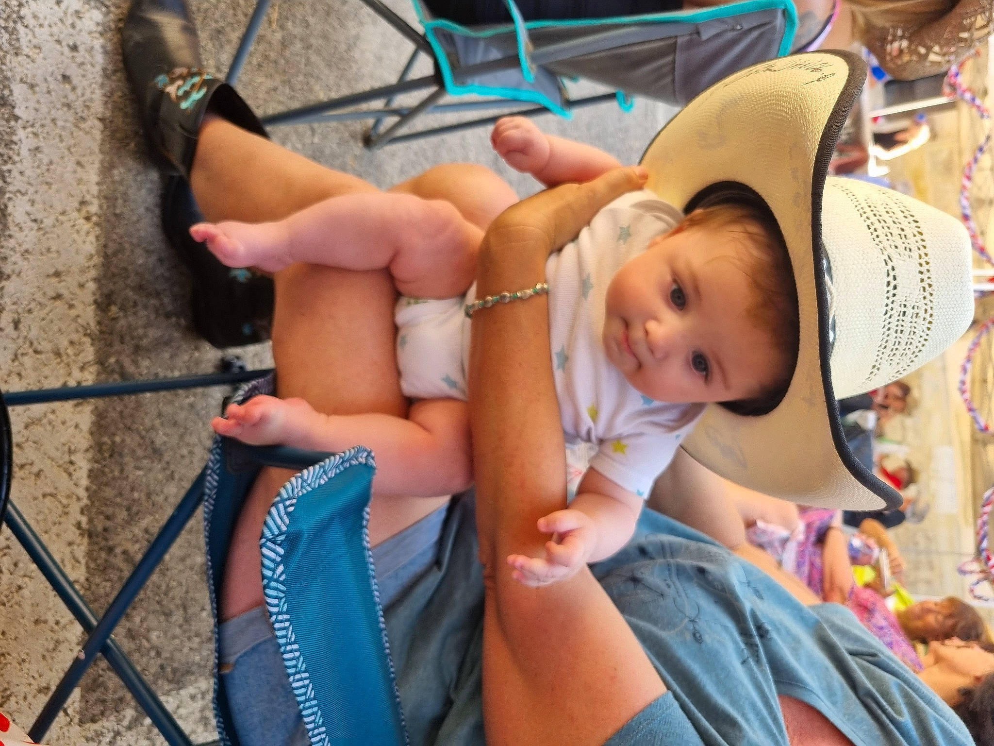 Valentin a rejoint le concours — aidez-le/la à gagner de superbes lots ! abdomen, baby, baseball_cap, blue, cap, chest, event, facial_expression, foot, fun, hat, human_leg, knee, leisure, person, shorts, summer, sun_hat, thigh, toddler