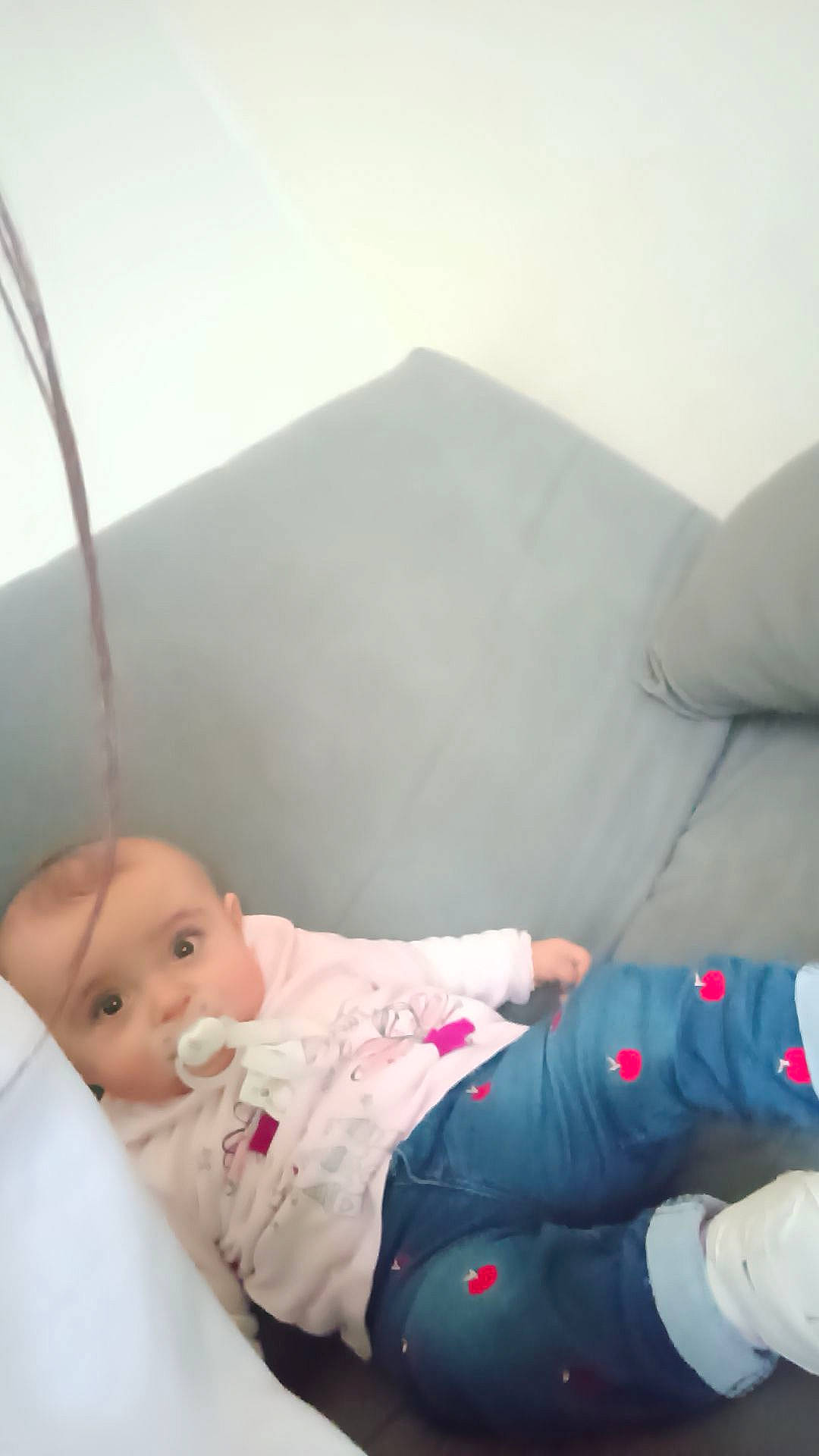 Layanna a rejoint le concours — aidez-le/la à gagner de superbes lots ! baby, baby_products, baby_safety, baby_sleeping, baby_toddler_clothing, bedtime, cheek, child, comfort, human_body, infant_bed, linens, nap, person, room, sitting, skin, sleep, sleeve, textile