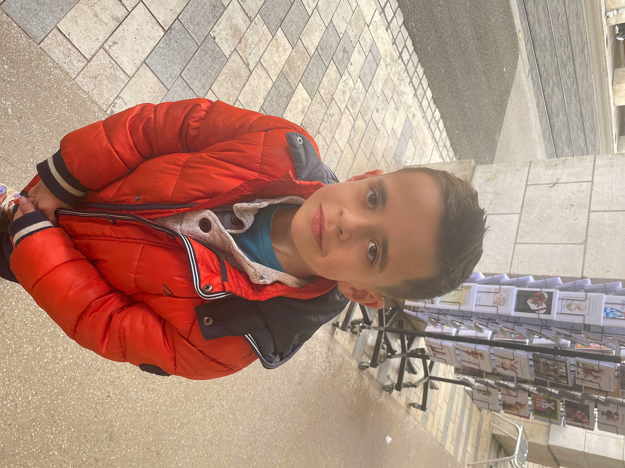 Dean participe au concours pour gagner de l'argent avec cette photo : backpack, carmine, electric_blue, fashion_accessory, jacket, person, personal_protective_equipment, recreation, toddler, windbreaker