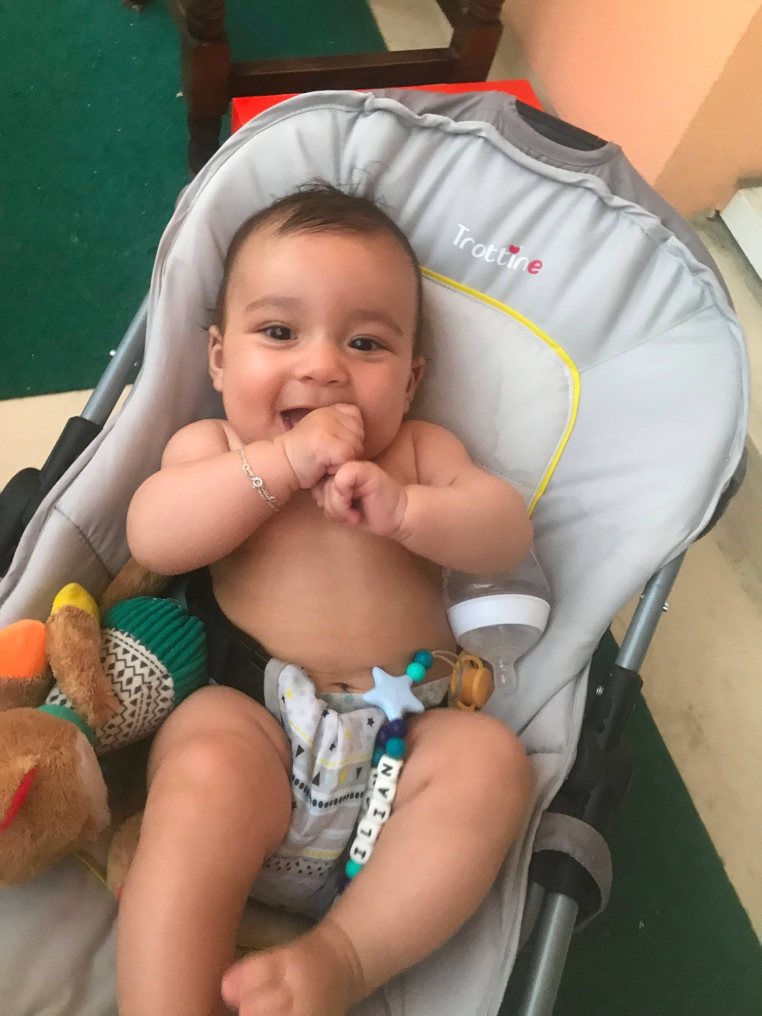 Ilian a rejoint le concours — aidez-le/la à gagner de superbes lots ! baby, baby_carriage, baby_products, birth, car_seat, child, joy, person, product, skin, toddler