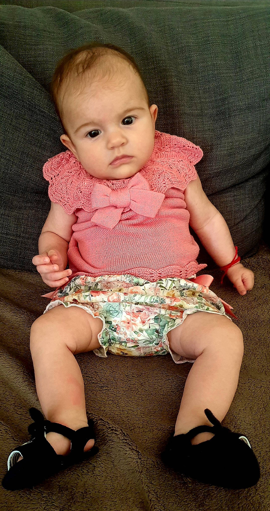 Andreea participe au concours pour gagner de l'argent avec cette photo : baby, baby_toddler_clothing, cheek, child, child_model, leg, person, pink, sitting, skin, thigh, toddler