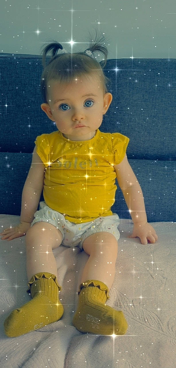 Ilona a rejoint le concours — aidez-le/la à gagner de superbes lots ! beauty, cheek, child, doll, electric_blue, fun, head, human_body, human_leg, iris, leg, light, person, pink, plastic, sitting, space, thigh, toy, wig