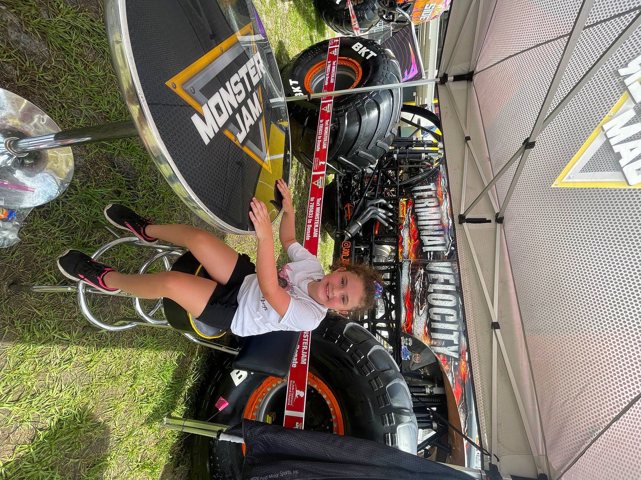 Yelah Alyce joined the competition — help win amazing prizes! automotive_tire, bicycle, bicycle_fork, bicycle_frame, bicycle_handlebar, bicycle_tire, bicycle_wheel, bicycles_equipment_and_supplies, groupset, human_body, joy, leg, leisure, motor_vehicle, person, rim, shorts, spoke, sports_equipment, tire