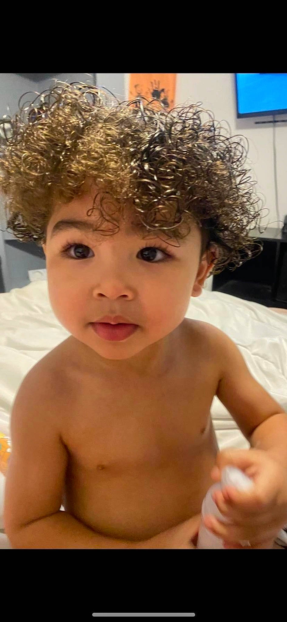 Mason is registered to the contest to win money with this photo: arm, cheek, chin, eye, eyebrow, eyelash, face, facial_expression, forehead, hair, hairstyle, head, joint, lip, mouth, nose, organ, person, shoulder, skin