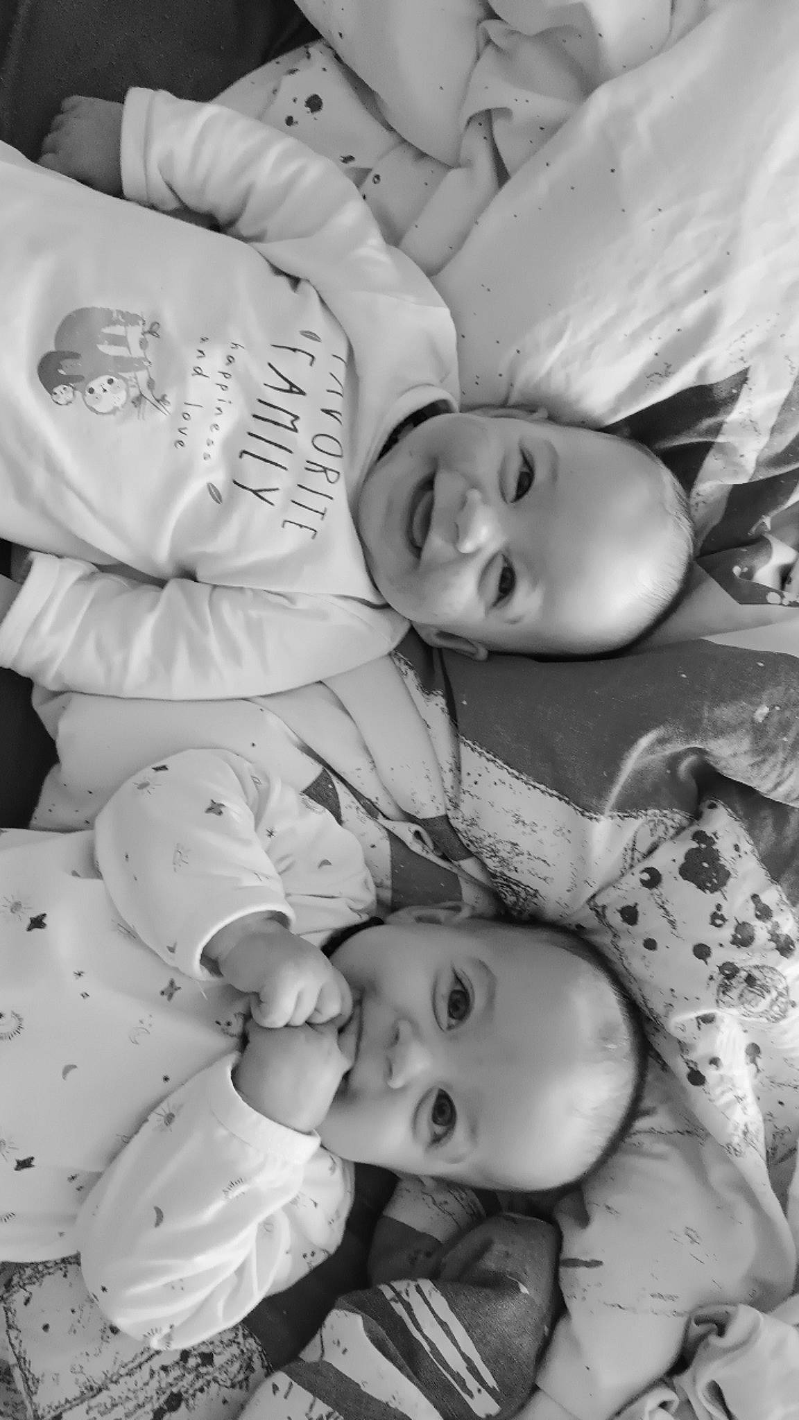 Evana Et Elena a rejoint le concours — aidez-le/la à gagner de superbes lots ! art, baby, beauty, black, black_and_white, cheek, comfort, facial_expression, flash_photography, happy, iris, joy, monochrome, monochrome_photography, person, photograph, product, smile, snapshot, style