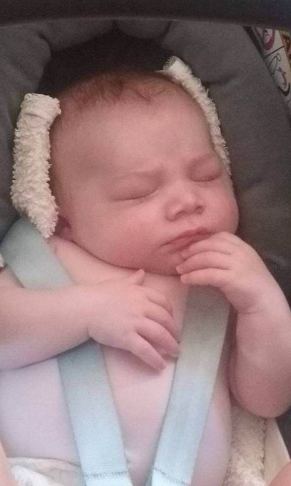 Djoolyan a rejoint le concours — aidez-le/la à gagner de superbes lots ! baby, baby_sleeping, birth, cheek, child, chin, ear, eye, face, facial_expression, forehead, hand, head, lip, mouth, nap, nose, person, skin, sleep