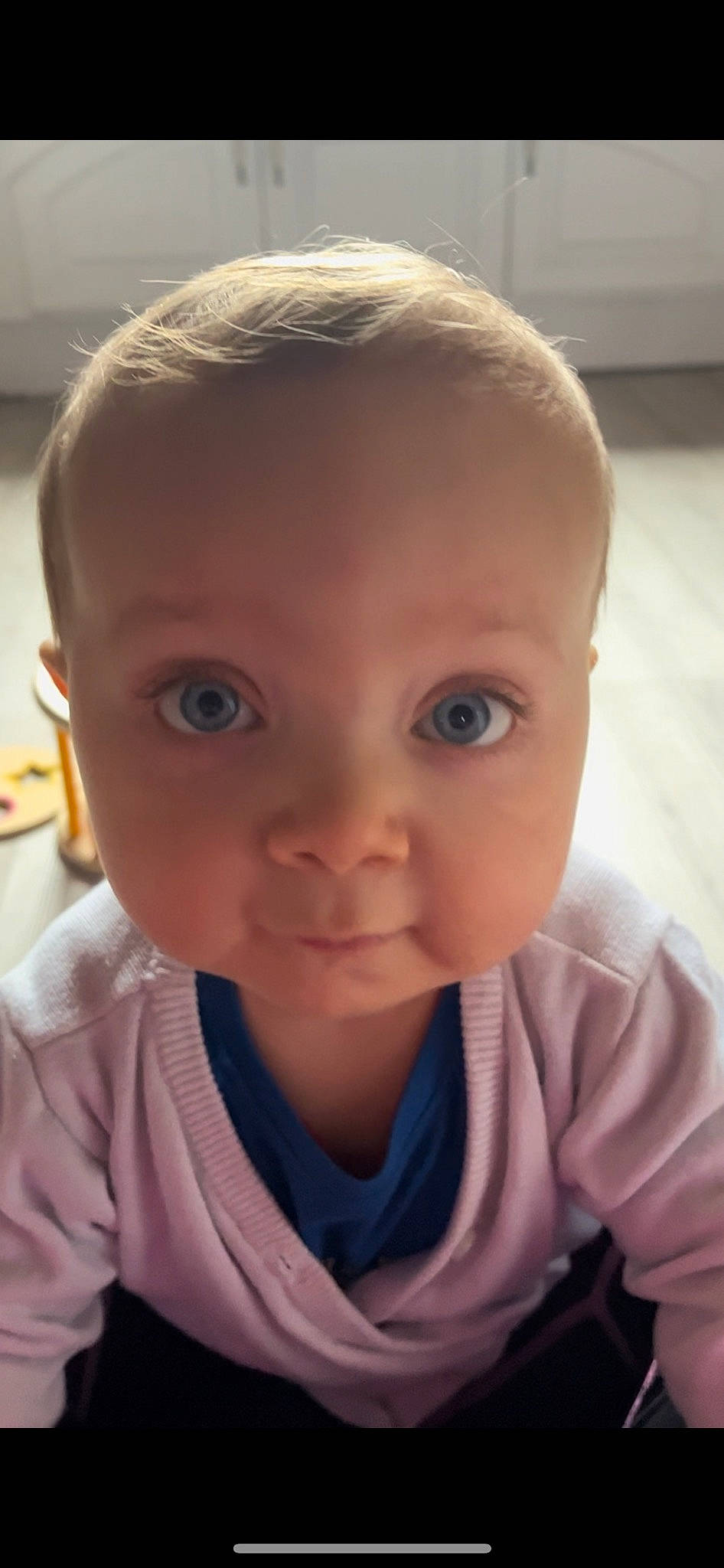 Mahe a rejoint le concours — aidez-le/la à gagner de superbes lots ! baby, baby_toddler_clothing, blond, cheek, child, chin, ear, eyebrow, eyelash, forehead, happy, iris, lip, mouth, neck, nose, person, skin, sleeve, smile