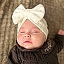 Inna a rejoint le concours — aidez-le/la à gagner de superbes lots ! baby, sleeping, headband, bow, white, infant, face, closed_eyes, cute, soft_texture, knitted_blanket, cozy, clothing, portrait, resting, peaceful, child, indoor, closeup, adorable