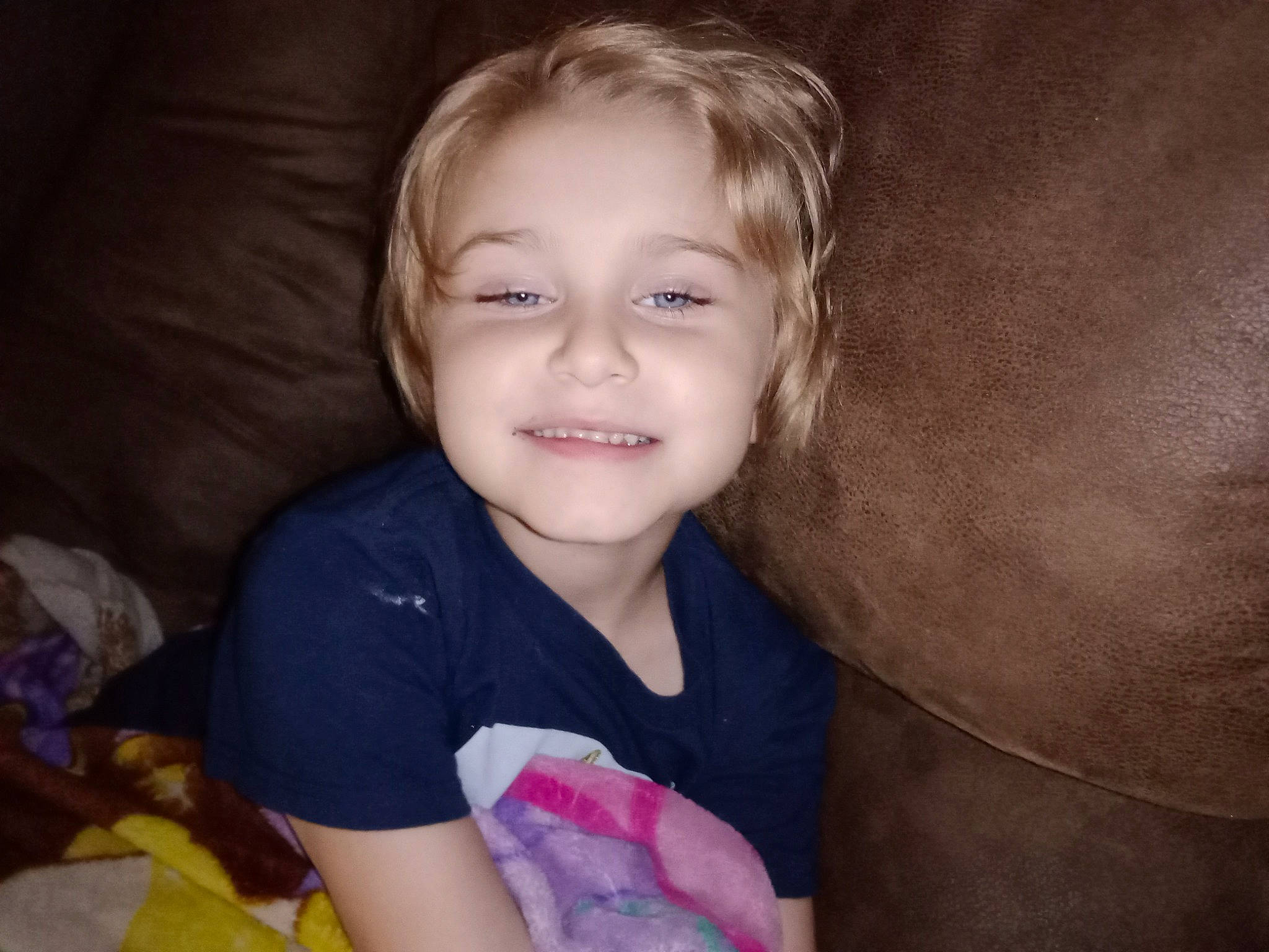 Jaylah is registered to the contest to win money with this photo: cheek, chin, ear, eye, eyebrow, eyelash, face, flash_photography, forehead, hair, head, human_body, iris, joy, leg, lip, mouth, neck, nose, person