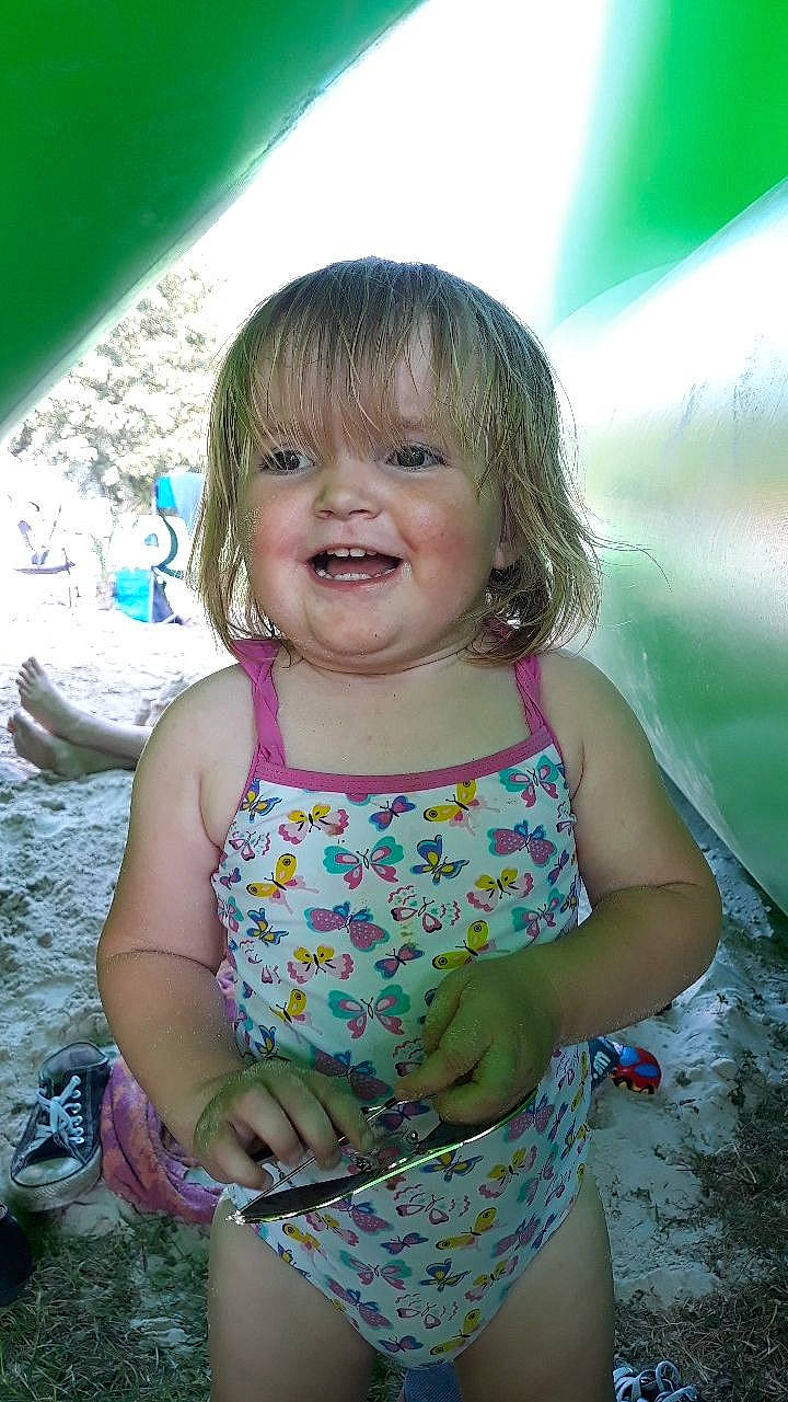 Noeline participe au concours pour gagner de l'argent avec cette photo : baby, child, fun, happy, iris, joy, person, play, smile, summer, toddler, vacation