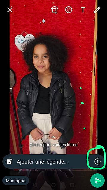 Laila participe au concours pour gagner de l'argent avec cette photo : belt, cool, fashion_design, flash_photography, font, fun, glove, happy, jewellery, joy, leather, leather_jacket, long_hair, magenta, necklace, person, photo_caption, photo_shoot, portrait_photography, sleeve