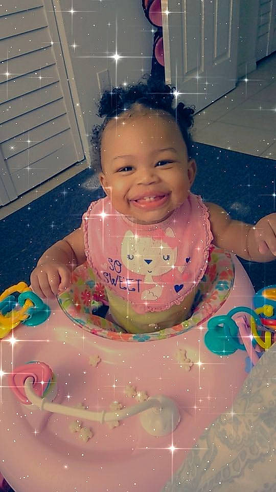 Alayah is registered to the contest to win money with this photo: baby, bathing, birthday, child, fun, joy, person, play, smile, sugar_paste, toddler