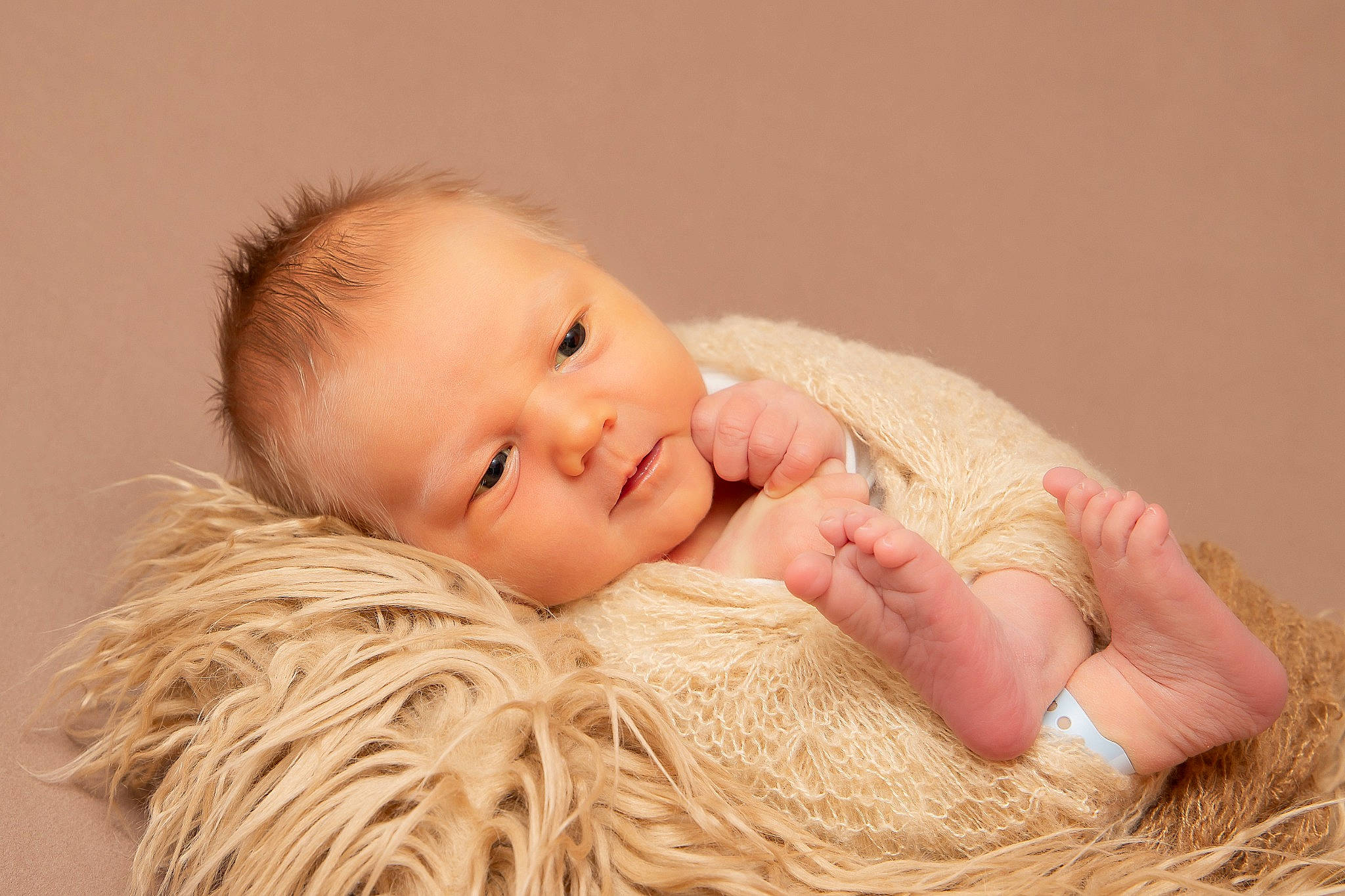 Marius participe au concours pour gagner de l'argent avec cette photo : baby, baby_toddler_clothing, brown_hair, cheek, child, comfort, fashion_accessory, flash_photography, fur, grass, happy, lip, peach, person, portrait, portrait_photography, sitting, skin, smile, toddler
