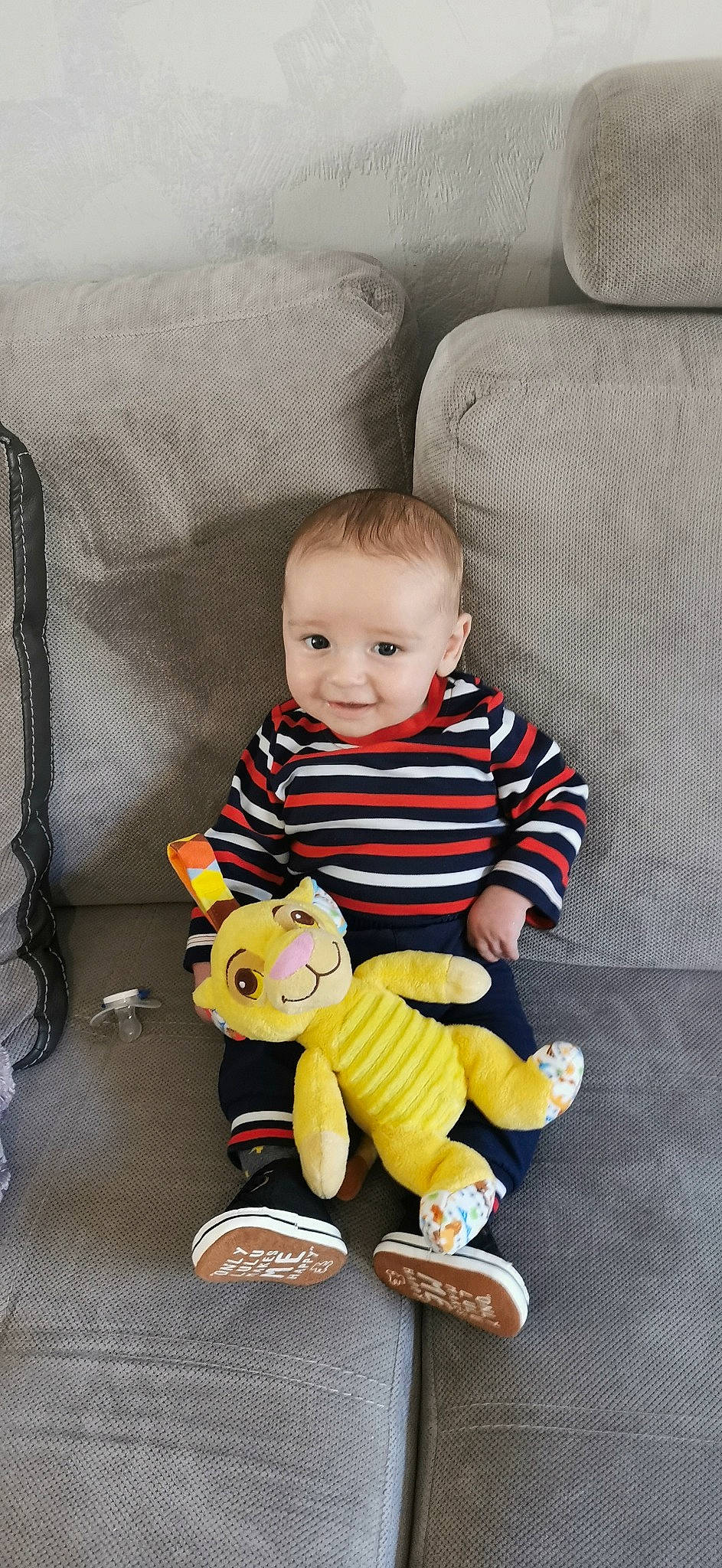 Ayden a rejoint le concours — aidez-le/la à gagner de superbes lots ! arm, baby, baby_toddler_clothing, cheek, child, comfort, eye, face, hair, hand, happy, head, human_body, joy, person, product, skin, sleeve, smile, toddler