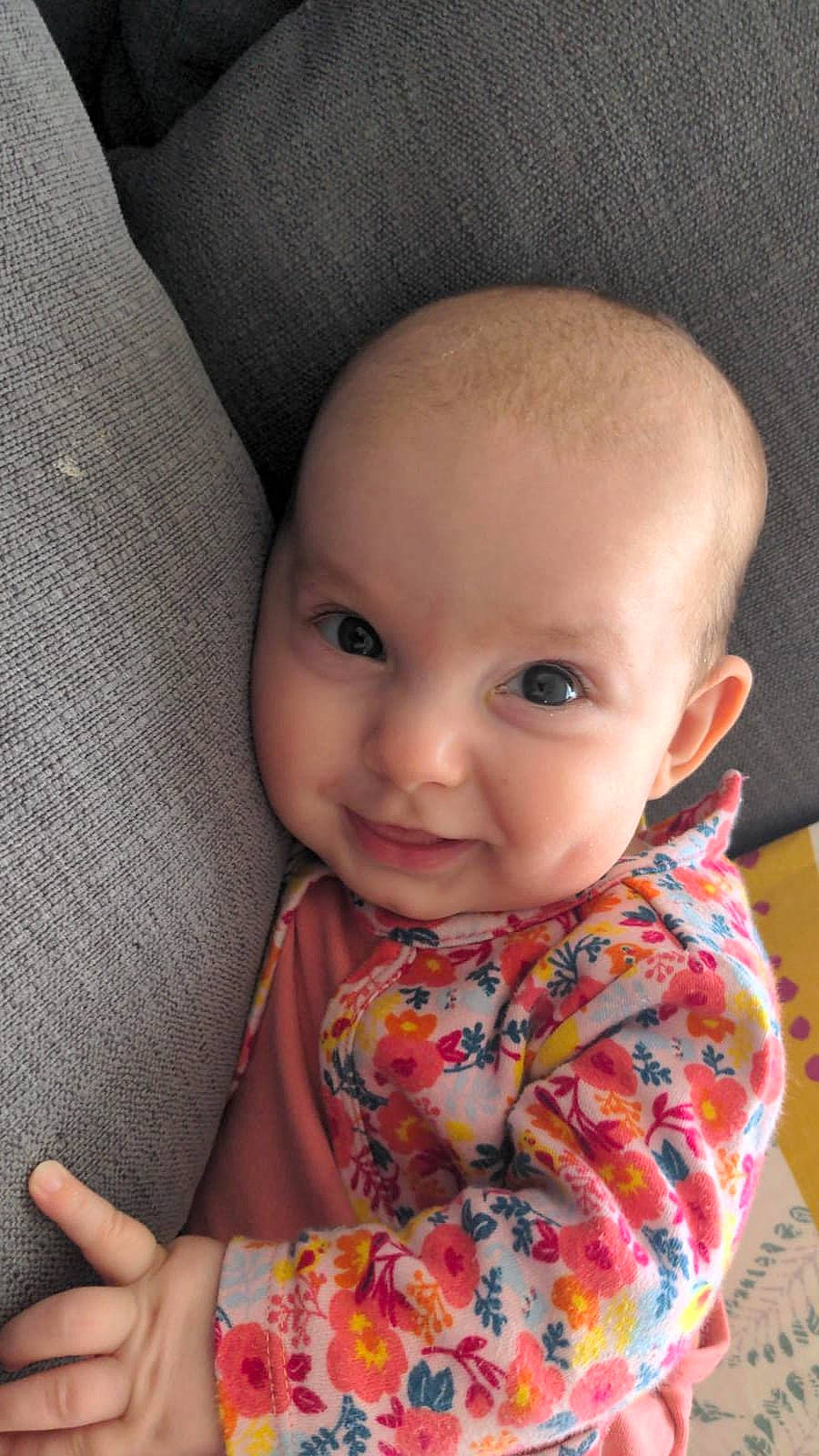 Camille participe au concours pour gagner de l'argent avec cette photo : baby, baby_toddler_clothing, cheek, chin, eye, face, forehead, head, headgear, human_body, iris, lip, mouth, neck, nose, outerwear, person, skin, sleeve, smile