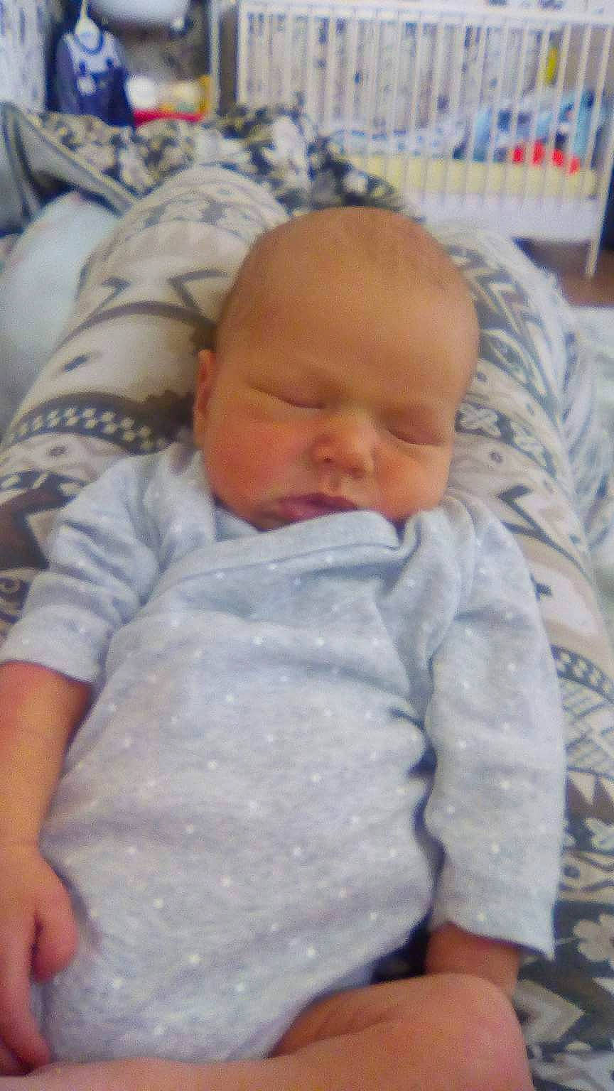 Kameron participe au concours pour gagner de l'argent avec cette photo : baby, bedtime, cheek, child, nap, nose, person, skin, sleep, toddler