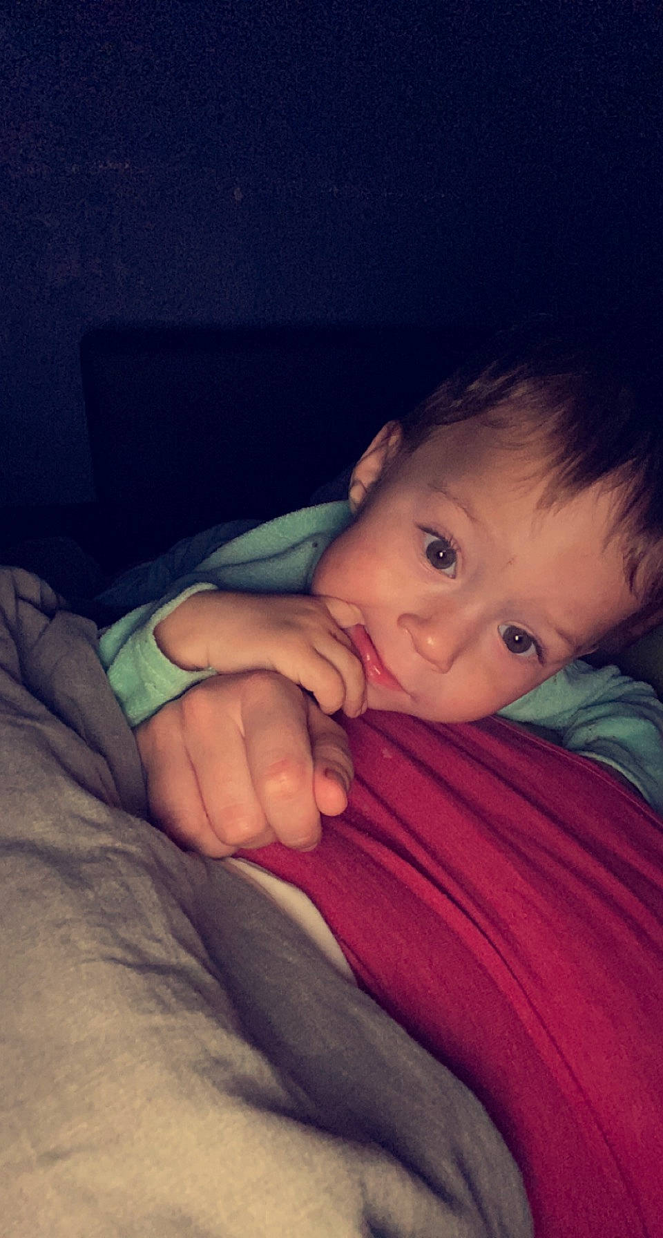 Kylian a rejoint le concours — aidez-le/la à gagner de superbes lots ! arm, cheek, cloud, comfort, ear, eye, eyebrow, finger, flash_photography, forehead, gesture, happy, head, iris, lip, mouth, neck, nose, person, skin