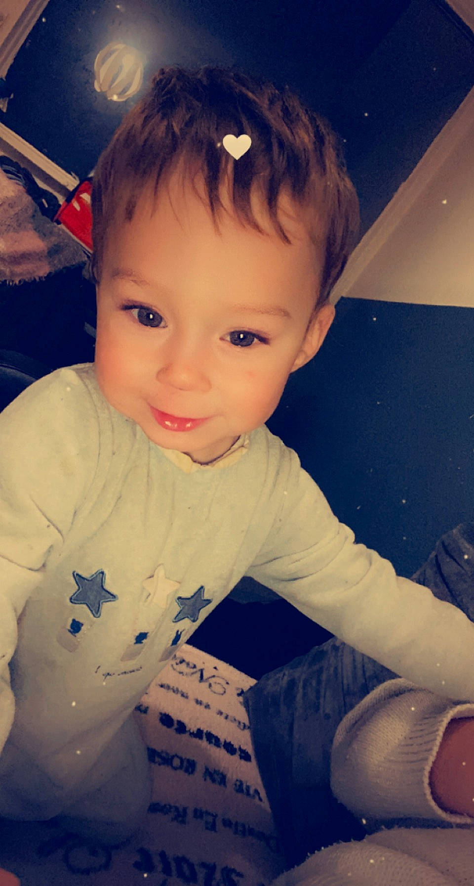 Kylian a rejoint le concours — aidez-le/la à gagner de superbes lots ! arm, cheek, cloud, eyebrow, eyelash, flash_photography, forehead, hairstyle, hand, happy, iris, mouth, muscle, neck, nose, person, shoulder, skin, sky, smile