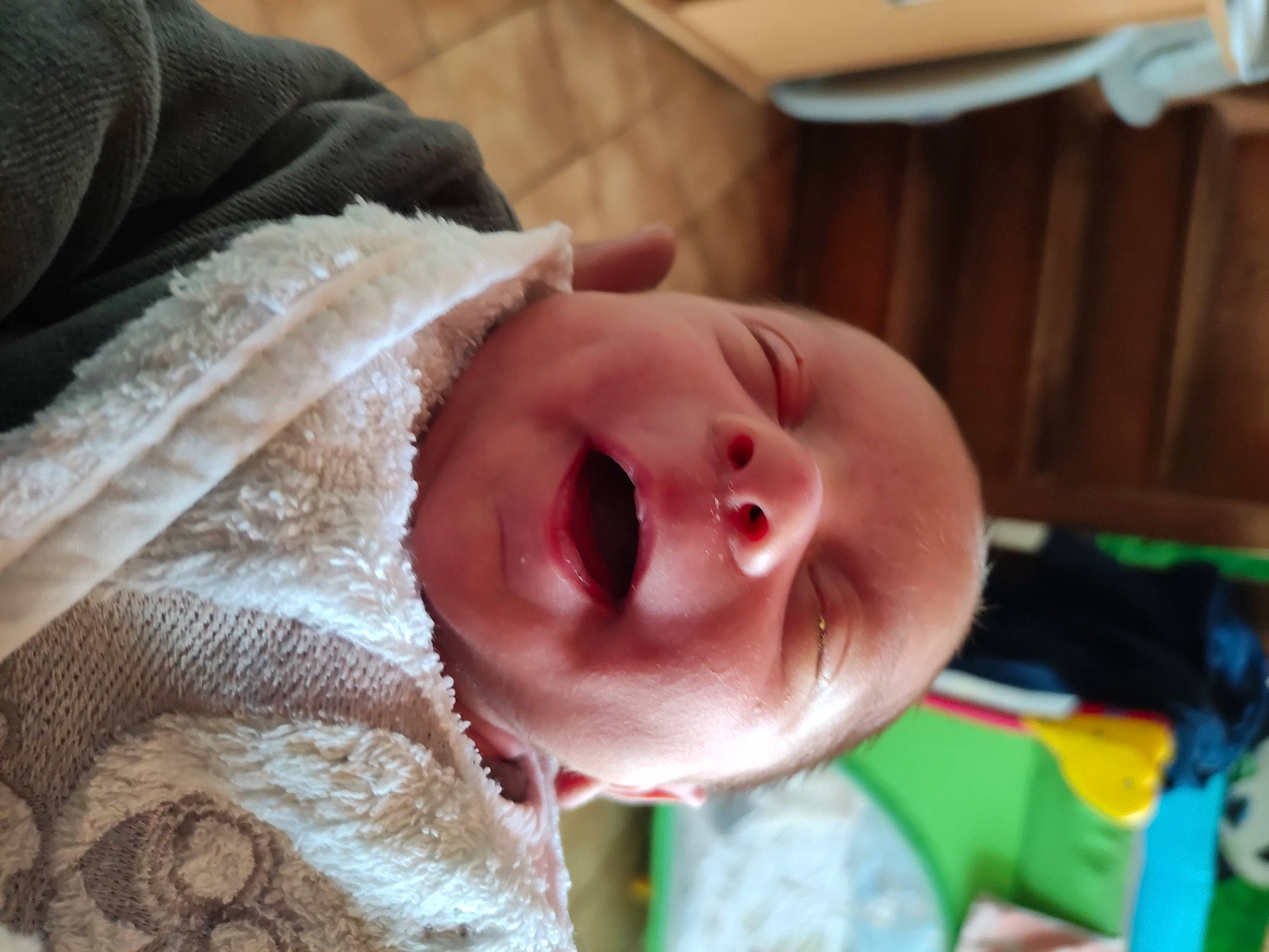 Rian participe au concours pour gagner de l'argent avec cette photo : baby, baby_products, baby_toddler_clothing, cheek, child, chin, comfort, ear, eye, eyebrow, fun, happy, iris, lip, mouth, nose, person, skin, smile, toddler