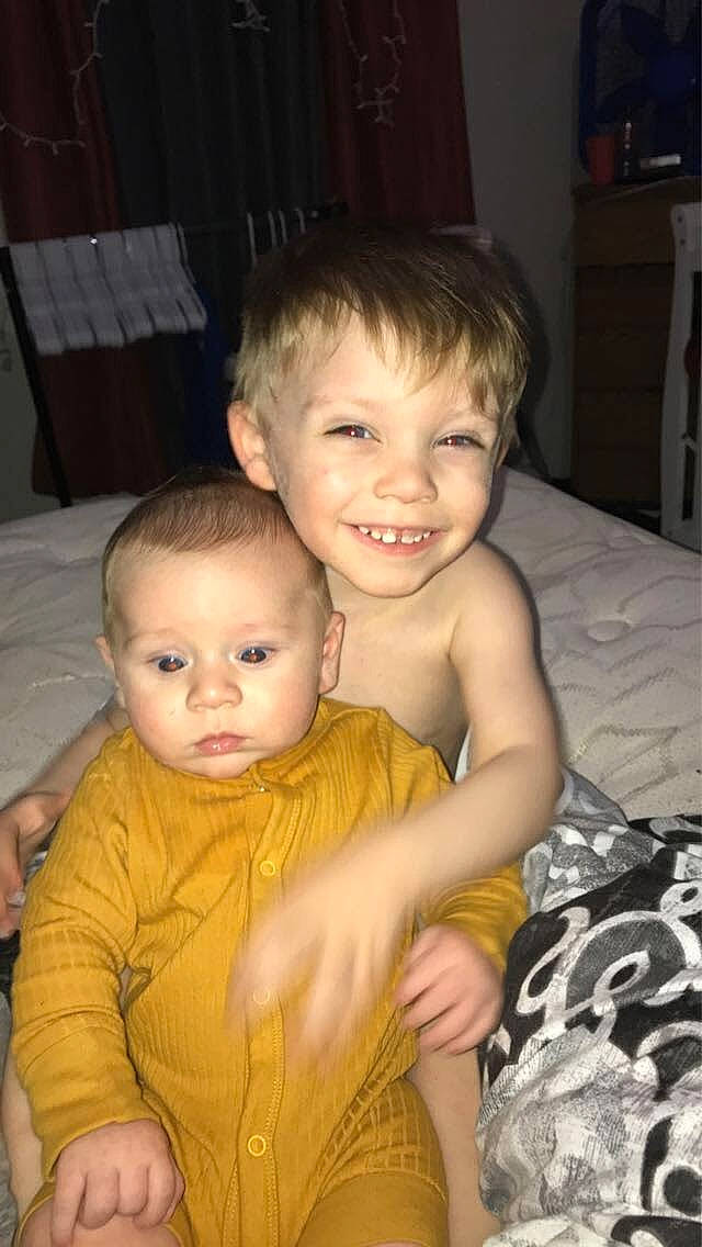 Jaxson is registered to the contest to win money with this photo: arm, baby, cheek, child, chin, face, facial_expression, finger, fun, hairstyle, hand, happy, head, iris, joy, mouth, nose, organ, person, skin