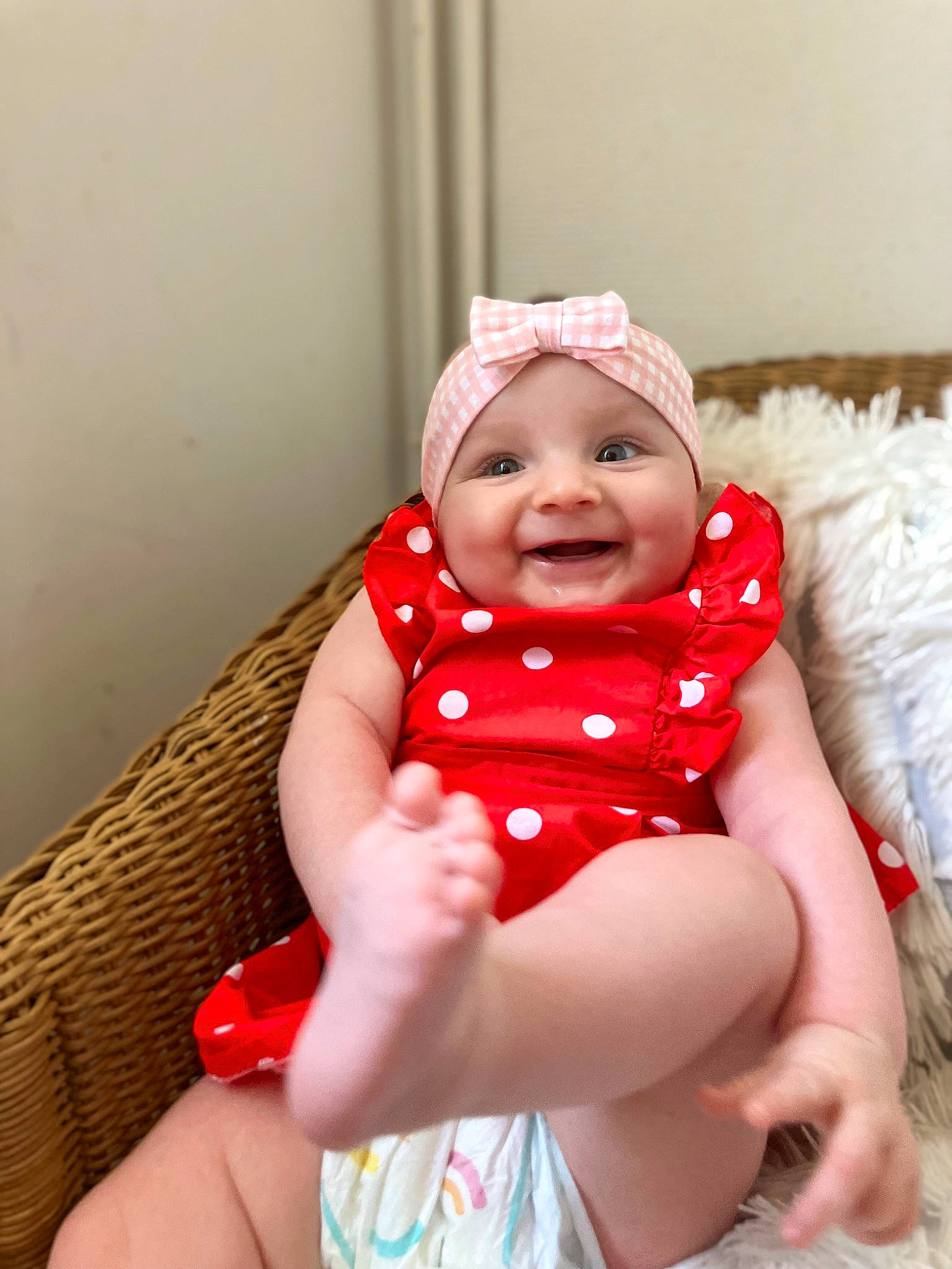 Calista participe au concours pour gagner de l'argent avec cette photo : baby, baby_products, baby_sleeping, baby_toddler_clothing, cheek, child, comfort, face, fashion_accessory, finger, happy, headgear, headwear, joy, nail, person, pink, red, skin, smile