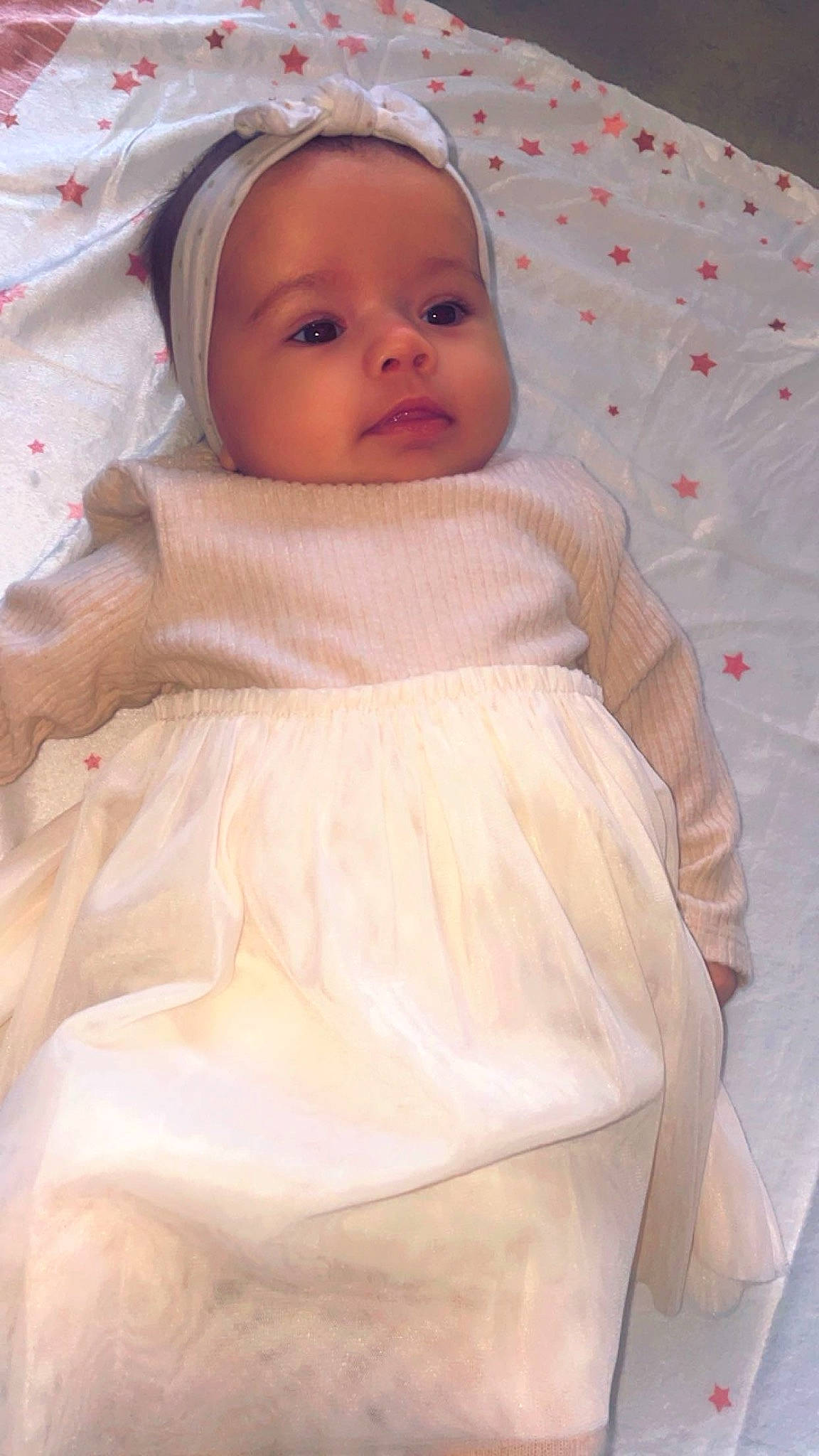 Giulia a rejoint le concours — aidez-le/la à gagner de superbes lots ! baby, baby_toddler_clothing, cheek, child, chin, comfort, dress, eye, eyebrow, eyelash, face, head, iris, linens, lip, person, pink, skin, sleeve, smile