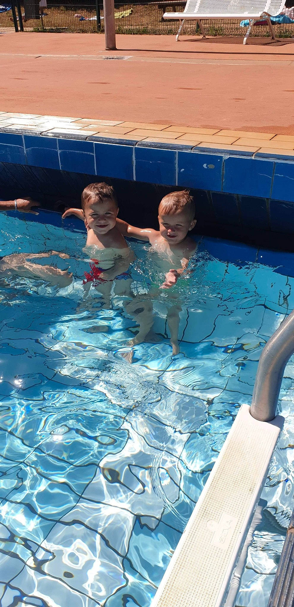 Ylan a rejoint le concours — aidez-le/la à gagner de superbes lots ! fun, joy, leisure, leisure_centre, person, recreation, swimming, swimming_pool, vacation, water