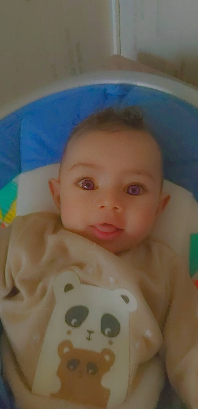 Saif participe au concours pour gagner de l'argent avec cette photo : baby, baby_products, baby_toddler_clothing, baby_toys, bathing, cheek, chest, child, chin, eye, eyebrow, eyelash, iris, lip, mouth, neck, nose, person, plastic, skin