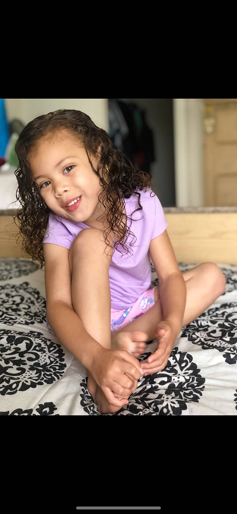 Ivelisse is registered to the contest to win money with this photo: arm, cheek, child, child_model, finger, joy, leg, nose, person, photography, play, sitting, smile, thigh, toddler