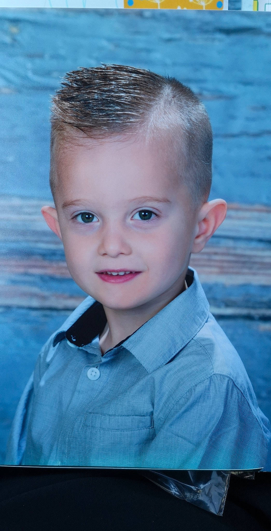 Ethan participe au concours pour gagner de l'argent avec cette photo : caesar_cut, cheek, child, crew_cut, dress_shirt, electric_blue, eyebrow, eyelash, flash_photography, forehead, fun, happy, iris, jaw, neck, ocean, person, sleeve, smile, toddler