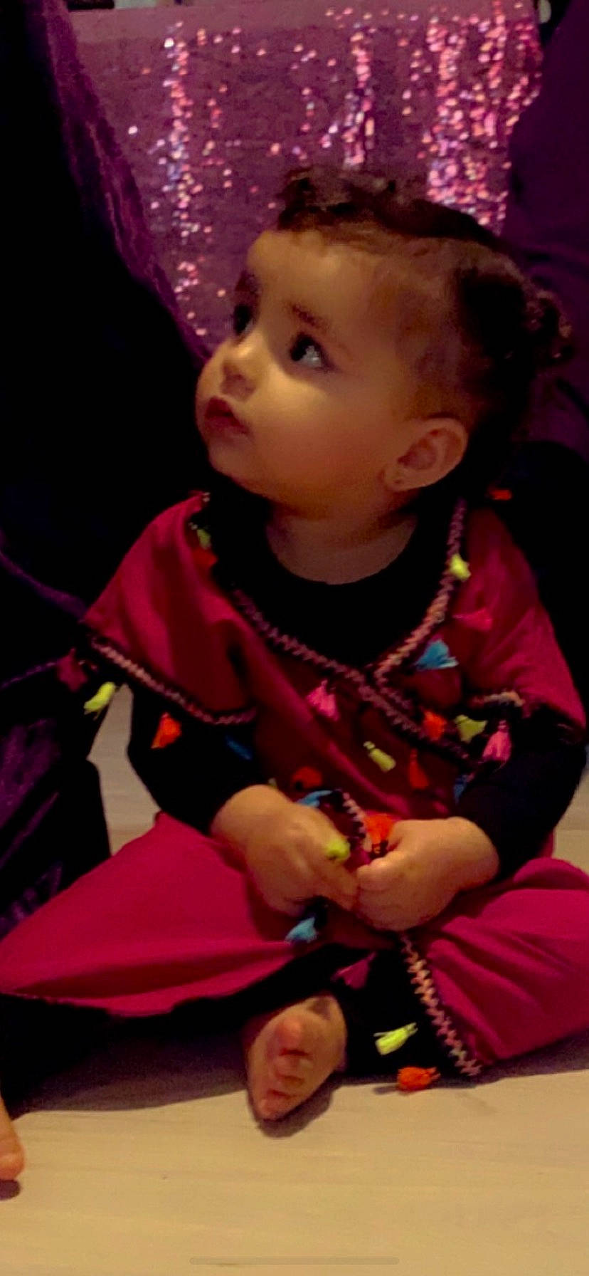 Jasmine a rejoint le concours — aidez-le/la à gagner de superbes lots ! baby, baby_toddler_clothing, beauty, cheek, child, event, facial_expression, fashion_accessory, fun, happy, jewellery, magenta, pattern, person, pink, play, purple, sitting, skin, sleeve