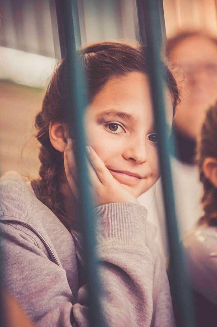 Cassandra participe au concours pour gagner de l'argent avec cette photo : beauty, black_hair, eye, eyebrow, face, forehead, fun, hair, happy, lip, long_hair, person, photography, smile