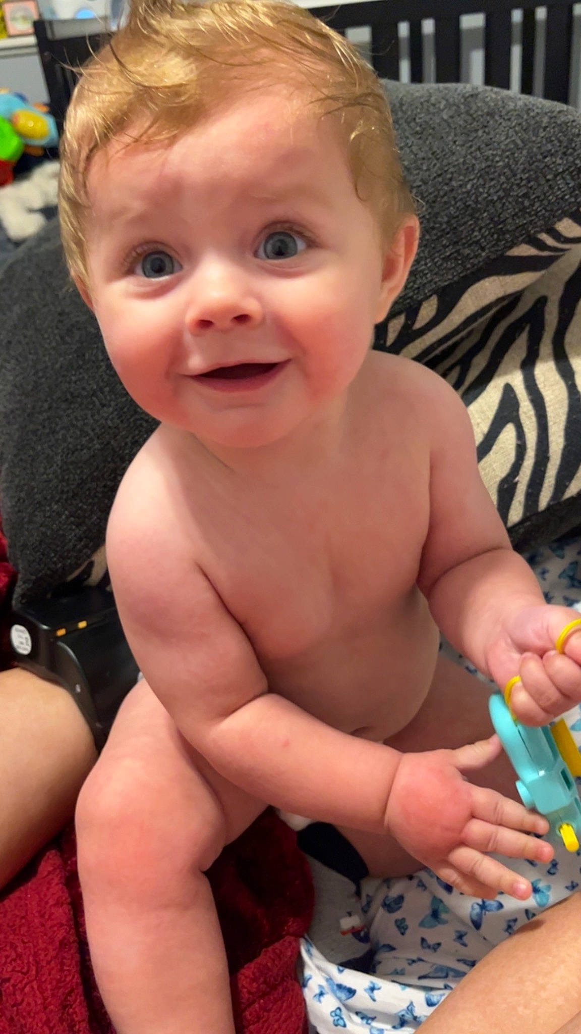 Karter is registered to the contest to win money with this photo: baby, cheek, chest, child, eye, finger, fun, head, human_body, iris, joy, muscle, nail, nose, person, skin, smile, thigh, throat, thumb