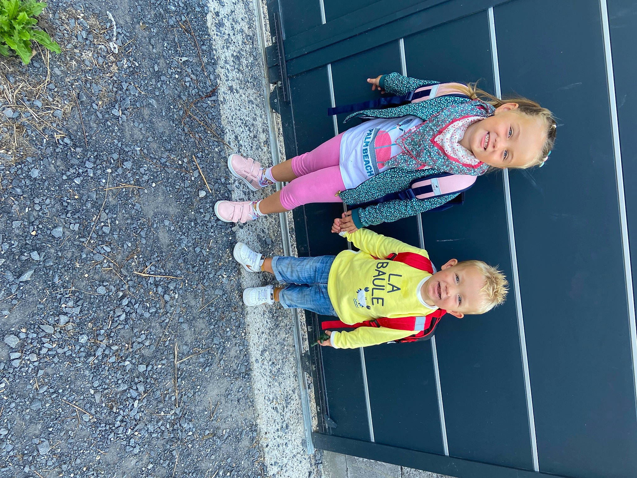 Ilona participe au concours pour gagner de l'argent avec cette photo : asphalt, child, concrete, electric_blue, fun, happy, joy, leisure, person, recreation, road_surface, sidewalk, smile, t_shirt, tar, toddler, walking_shoe