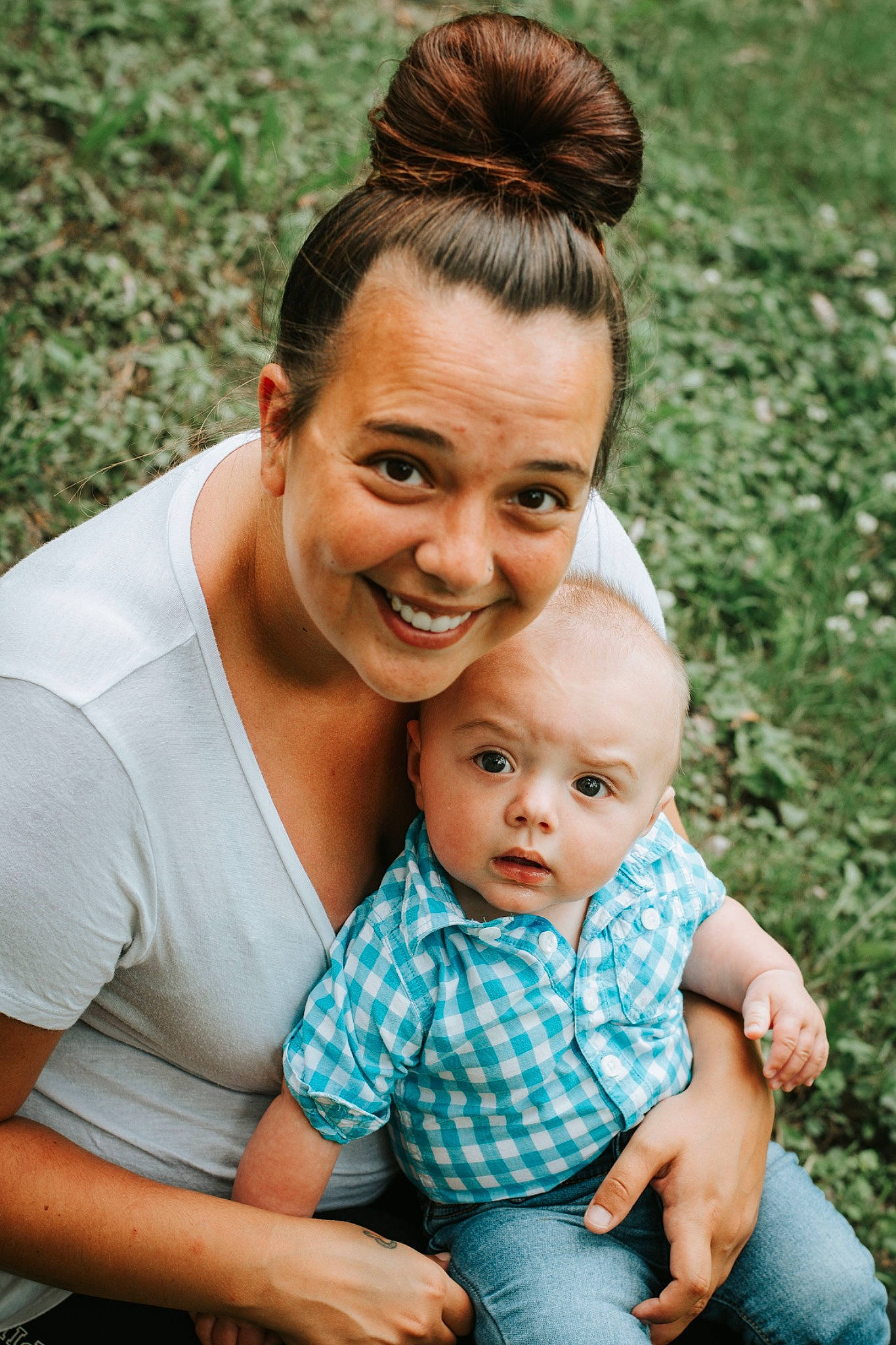 Brantlee joined the competition — help win amazing prizes! baby, child, family, grass, happy, joy, people, person, photograph, photography, portrait, sitting, smile, toddler