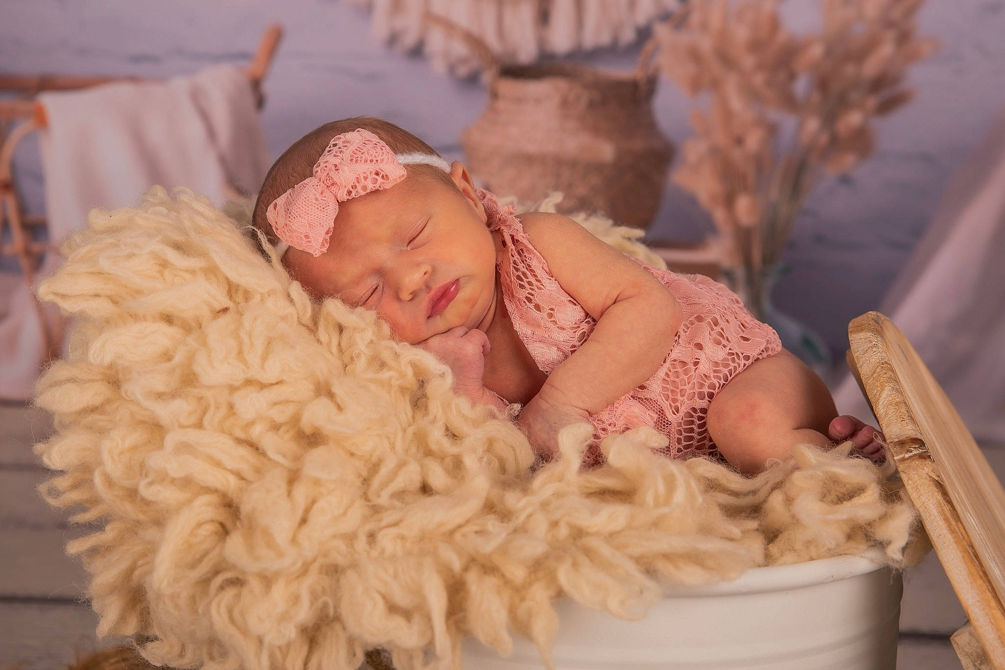 Juliana a rejoint le concours — aidez-le/la à gagner de superbes lots ! baby, baby_toddler_clothing, child, comfort, event, fashion_accessory, fawn, fun, fur, happy, headgear, headpiece, headwear, linens, peach, person, pink, room, sitting, textile