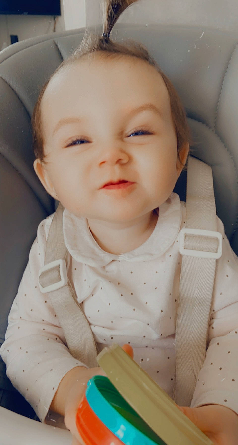 Kaïlyss participe au concours pour gagner de l'argent avec cette photo : baby, baby_products, baby_safety, baby_toddler_clothing, cheek, child, collar, comfort, eye, eyebrow, happy, iris, lip, neck, nose, person, product, skin, sleeve, smile