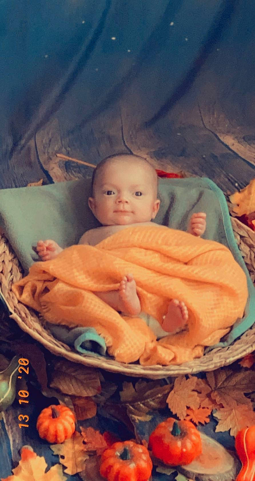 Lola participe au concours pour gagner de l'argent avec cette photo : baby, child, person, photography